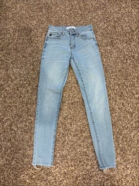 Kan Can-  Light Wash Skinny Jeans